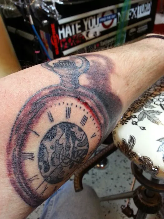 Black Hole Body Piercing & Tattoo 1