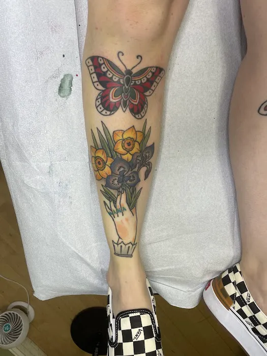 Black Hole Body Piercing & Tattoo 3