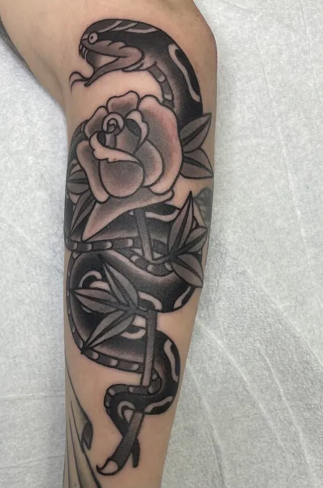 Black Hole Body Piercing & Tattoo 7