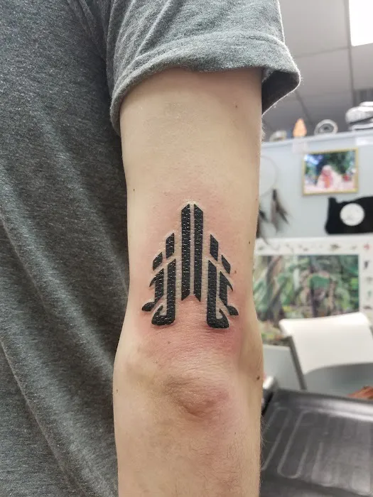 Destination Ink - Tattoo and Body Piercing 6