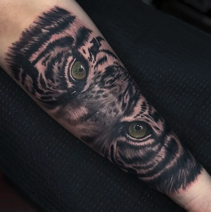 Black Rose Tattoo Club 5