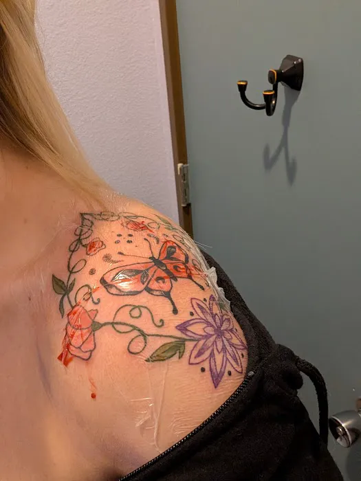 Covenless tattoo and curiosities 0