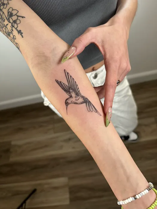 Fine Line Tattoo Studio 9