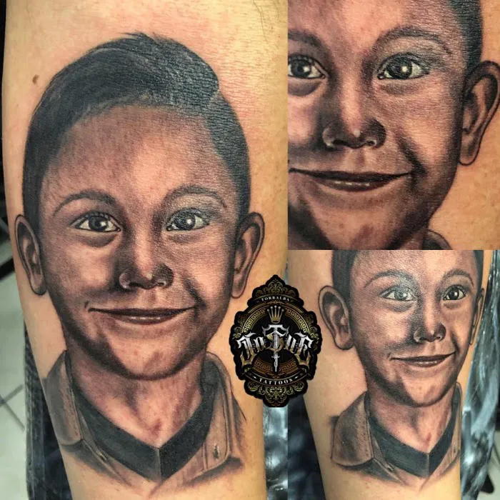 Addictive Ink Tattoo Studio, Almanegra 7