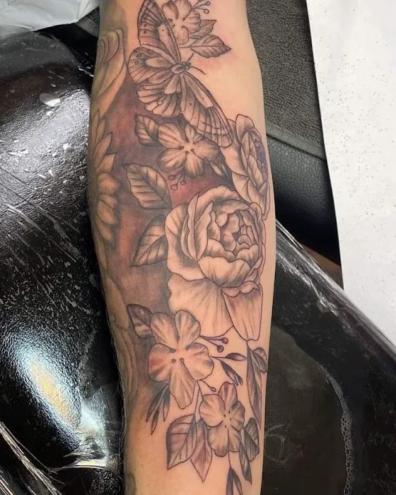 Smokey Point Tattoo 0