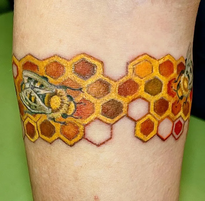 Tina Bafaro Tattoist/Sweet Bee Tattoo 6