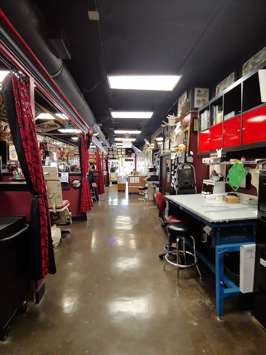 Pierced Hearts Tattoo Parlor 1