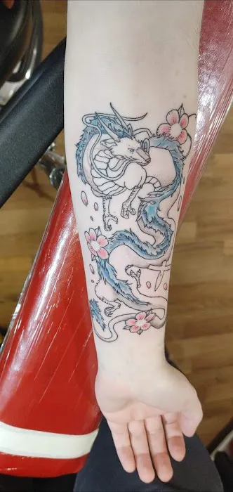 Chameleon Ink Tattoo & Body Piercing 3