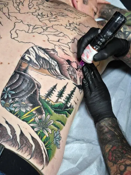 Ghostline Tattoo and Gallery 4
