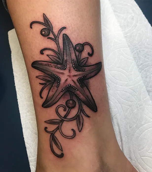 American Pin-Up Tattoo 1