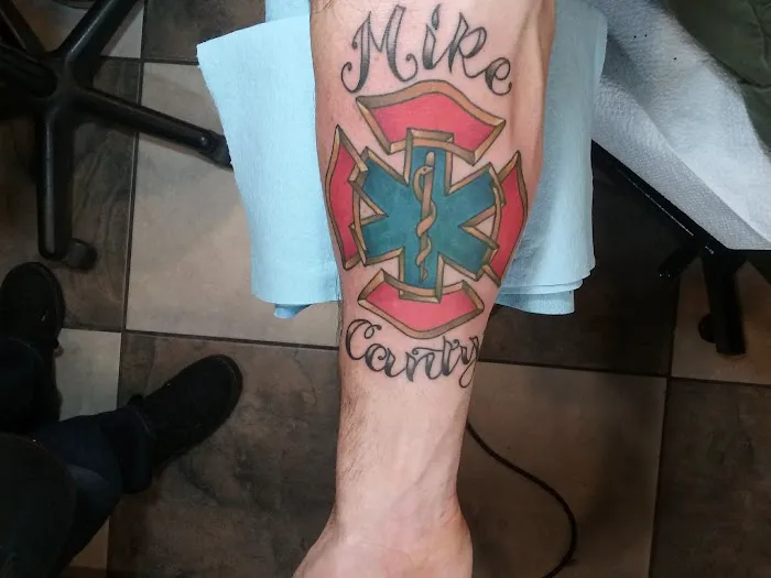 Old School Tattoo and Piercing 3
