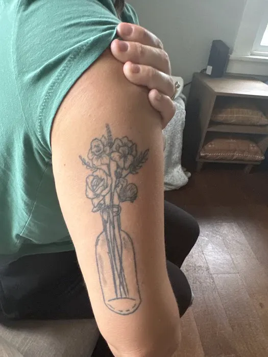 Songbird Tattoo Studio 0
