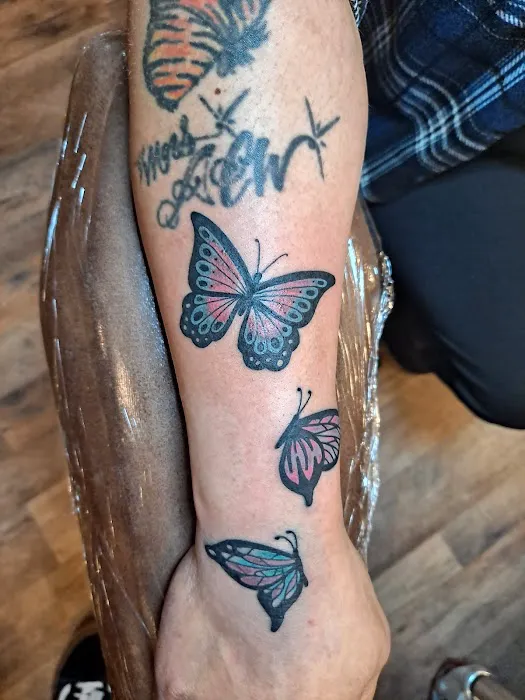 Electric Cobra Tattoo Parlor 5