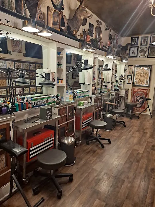 Electric Cobra Tattoo Parlor 2