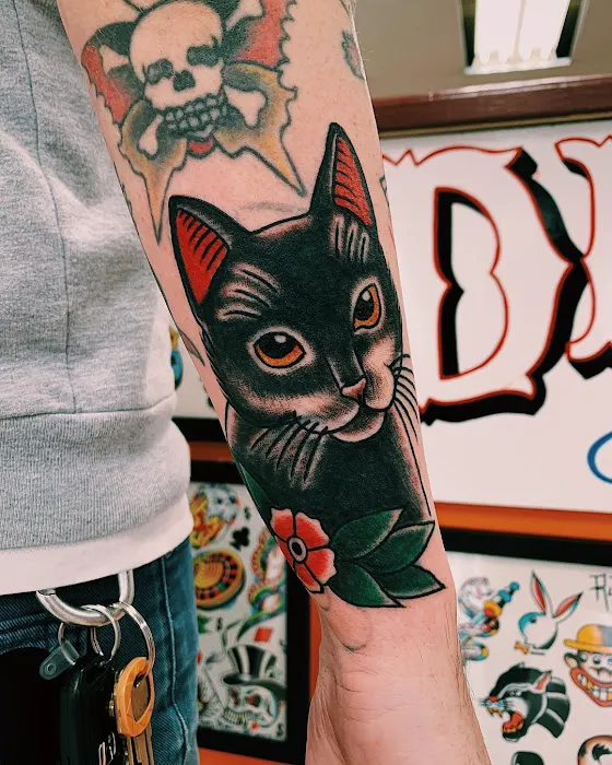Lucky Dragon Tattoo Parlor 5