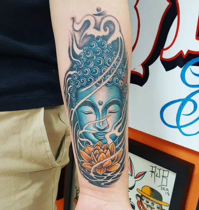 Lucky Dragon Tattoo Parlor 6