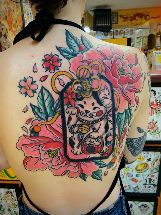 Lucky Dragon Tattoo Parlor 4