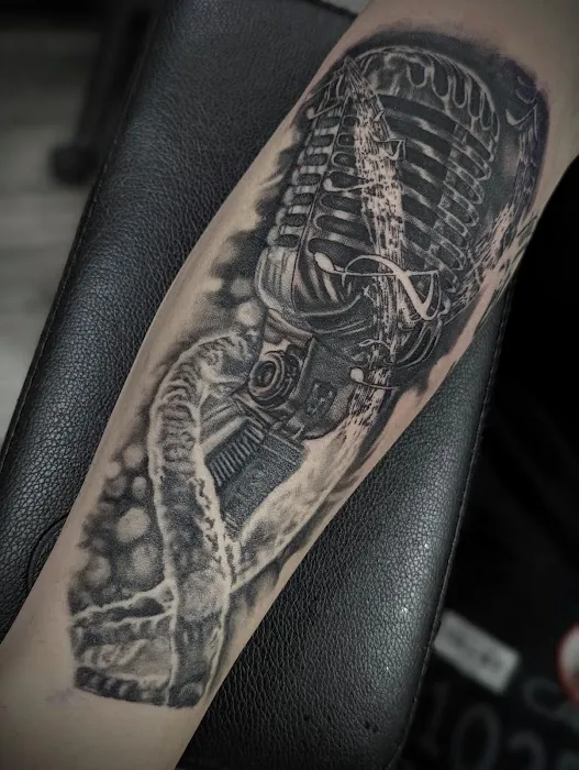 Kelsey Blake Tattoos 6