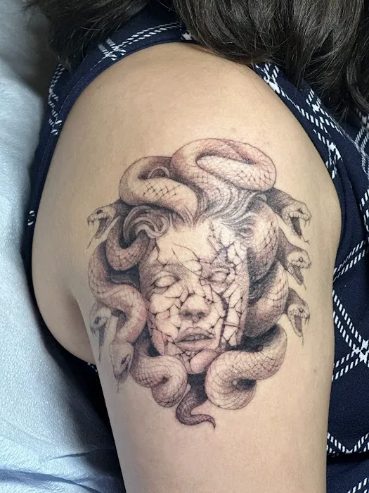 Rum Thai Tattoo 0