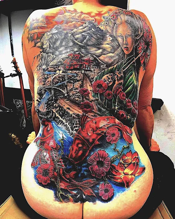 Fenix Tattoo and Piercing 2