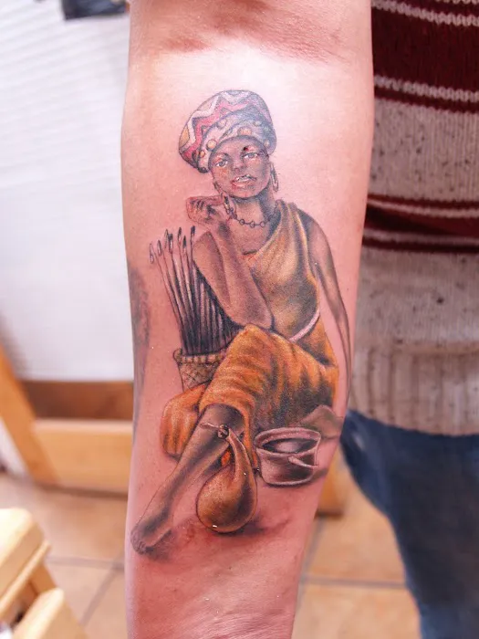 Fenix Tattoo and Piercing 9