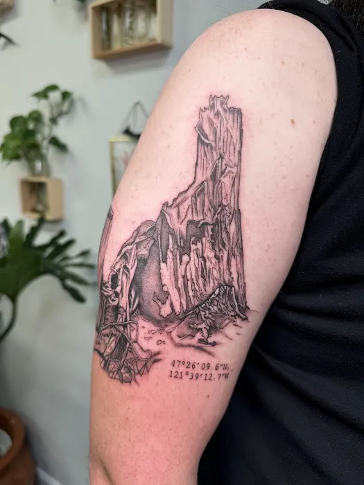 Moonfall Tattoo Boutique 5