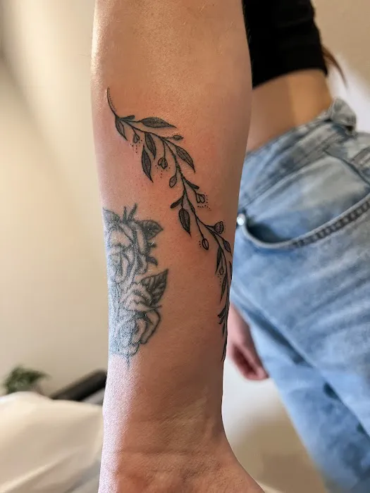 Moonfall Tattoo Boutique 0