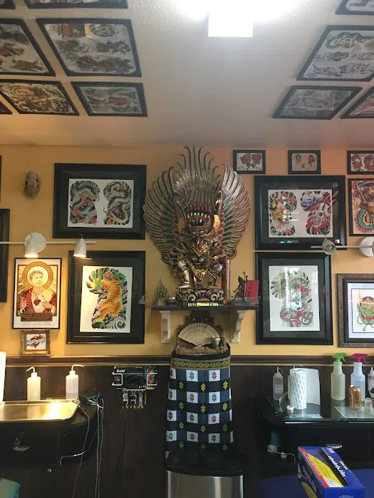 Top hat Tattoo 6