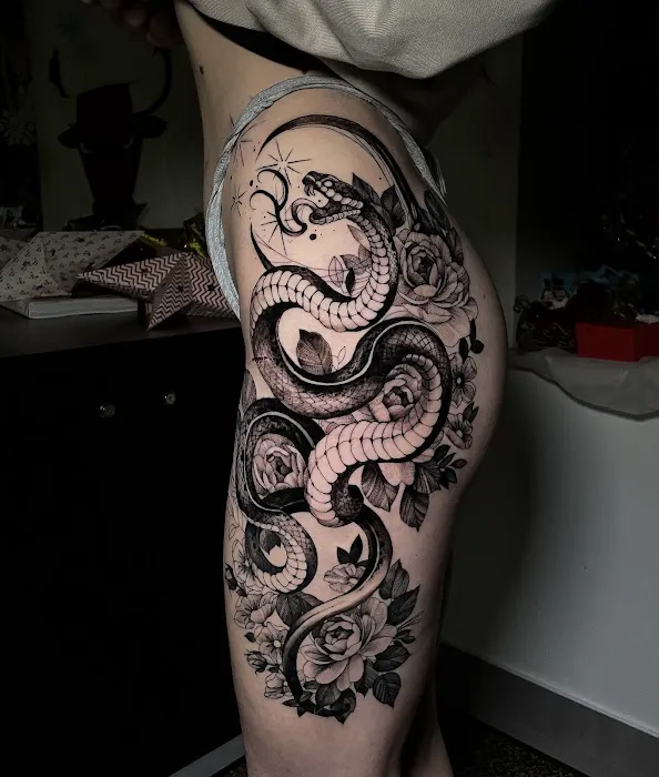 Crab Neck Tattoo Shop 8
