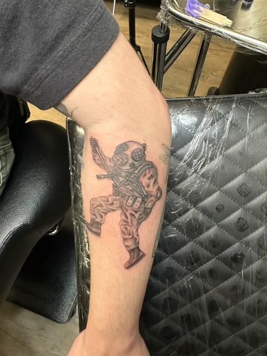 The Location Tattoo and Spa 4