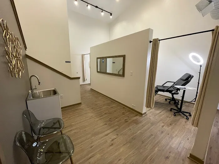 Glimpse Piercing Boutique 2