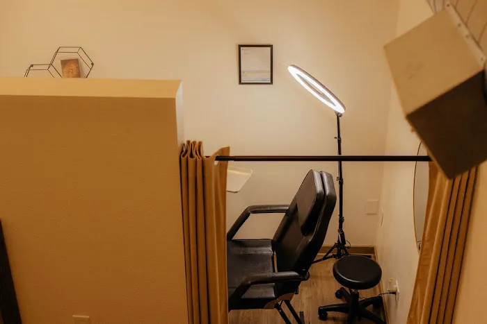 Glimpse Piercing Boutique 9