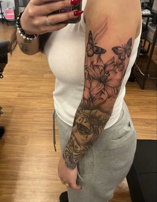 cstudiotattoo shop 5