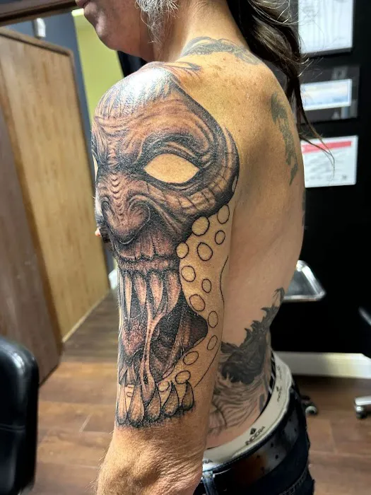 Thedarkartcollective tattoo studio 8