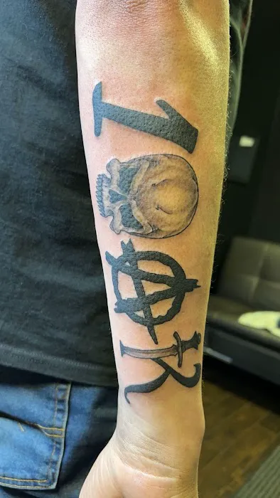 Thedarkartcollective tattoo studio 5