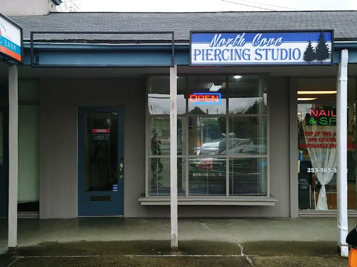 North Cove Piercing Studio 9