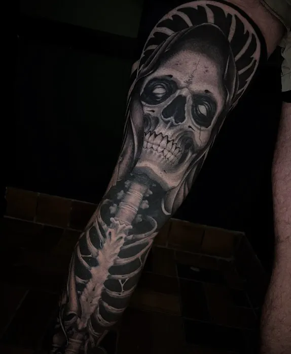 Pearl Dagger Tattoo Studio 6