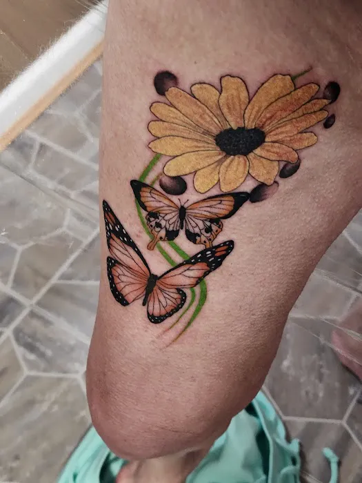 Broken Arrow Tattoo Studio 0