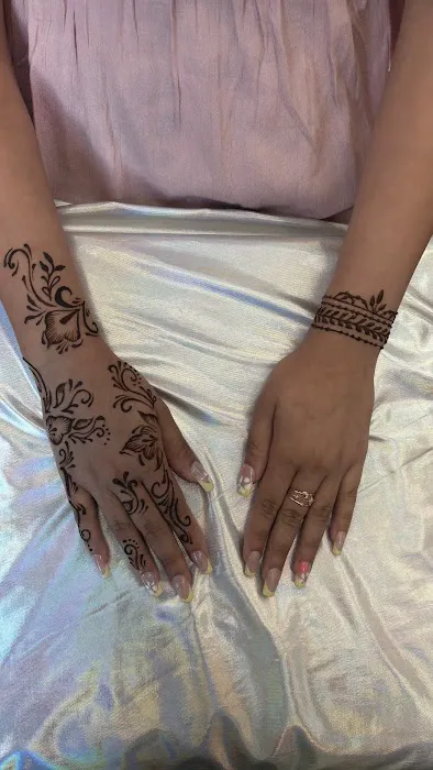 Blondies Henna and Gift Shop(Across from Margaritaville restaurant) 3