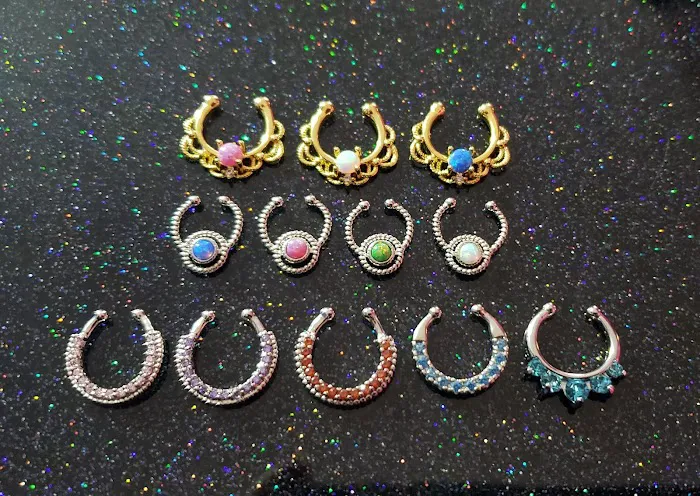 Hiz & Herz Body Piercing Lounge 3