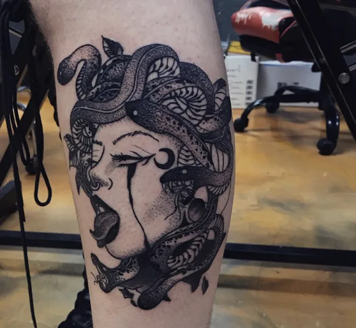 Sunflower Tattoo Studio 7