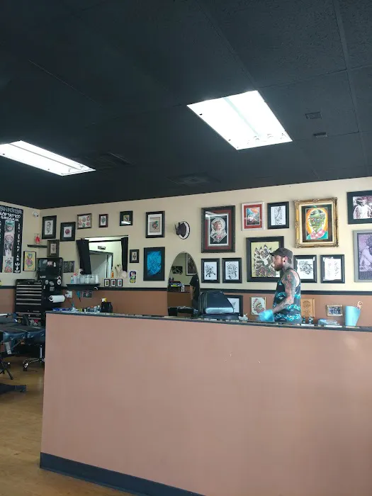 Ace Tattoo and Piercing 6