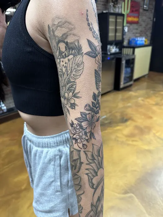 Gilded Creations Tattoo And Hair Salon 2