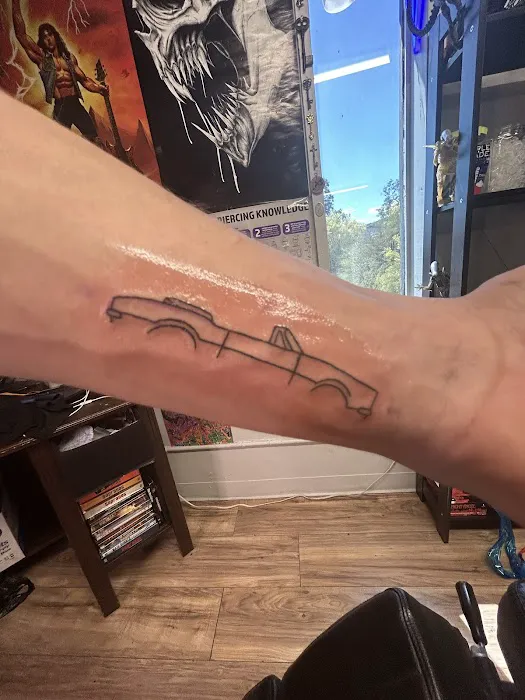 Dark Moon Tattoo and Piercing 6