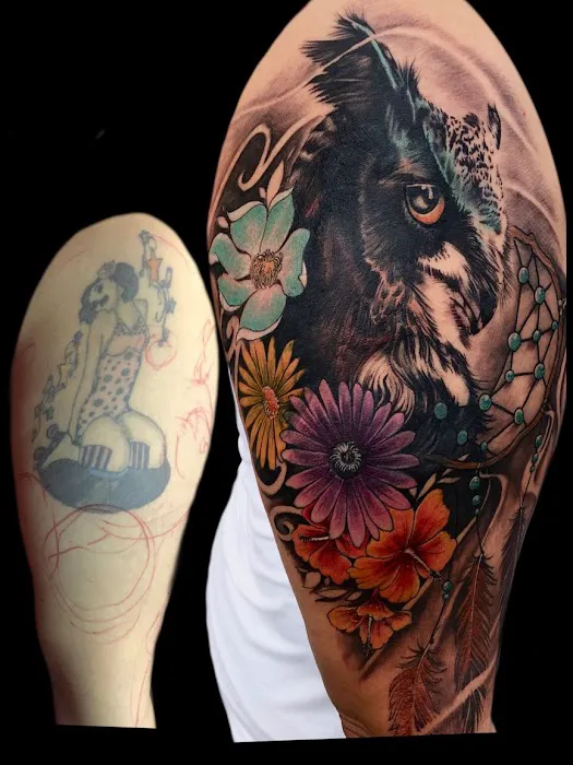 Dark Moon Tattoo and Piercing 8