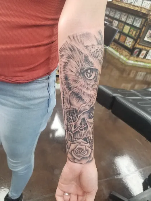Double Down Tattoo and Body Piercing 3