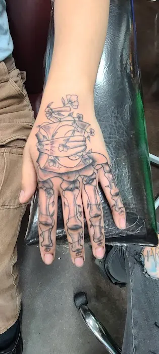 Double Down Tattoo and Body Piercing 9