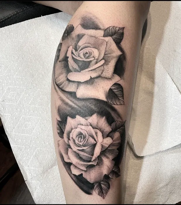 Grand Avenue Tattoo & Piercings 9