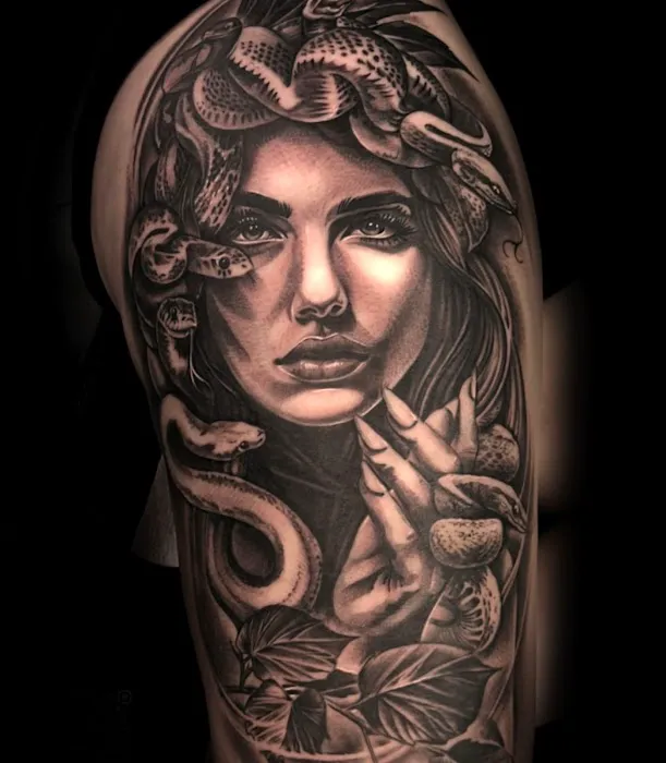 Grand Avenue Tattoo & Piercings 4