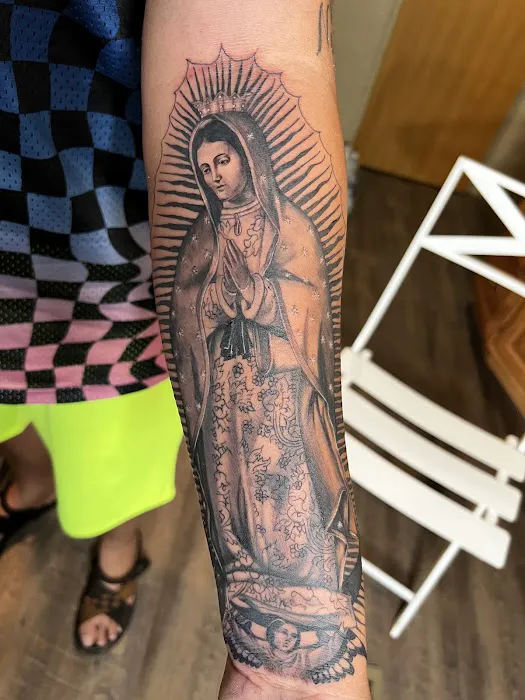 Axolotl Tattoo Studios LLC 8